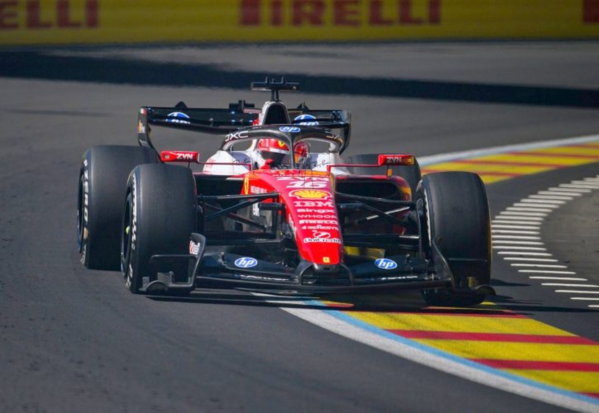 Ferrari'nin İspanya'da Kazanabileceği Strateji: Leclerc Savunuyor, Vasseur "Kaçırılan Şans" Diyor