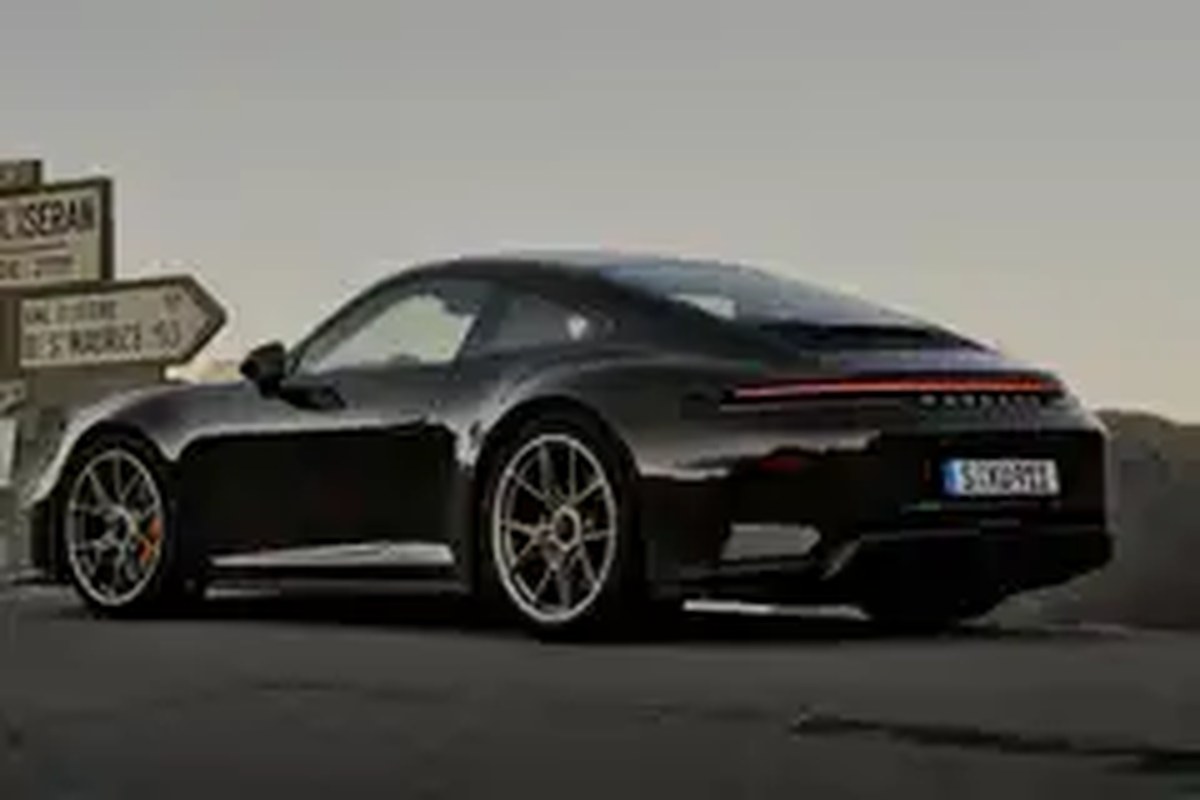 2026 Porsche 911 GT3 Bergsport Exterior 6