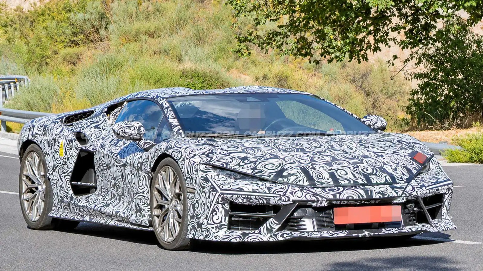 Lamborghini Revuelto (1)