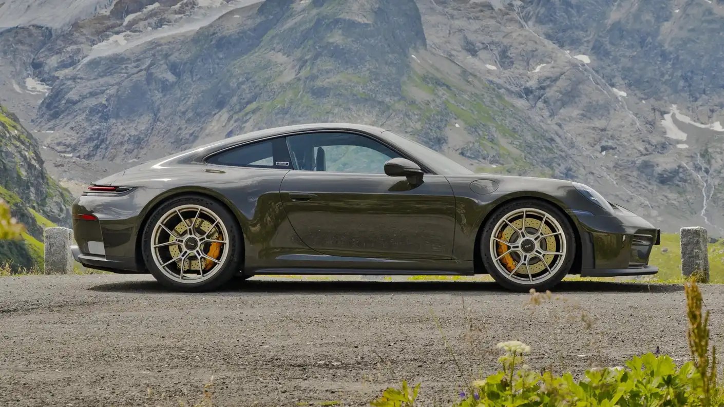 2026 Porsche 911 GT3 Bergsport Exterior 4