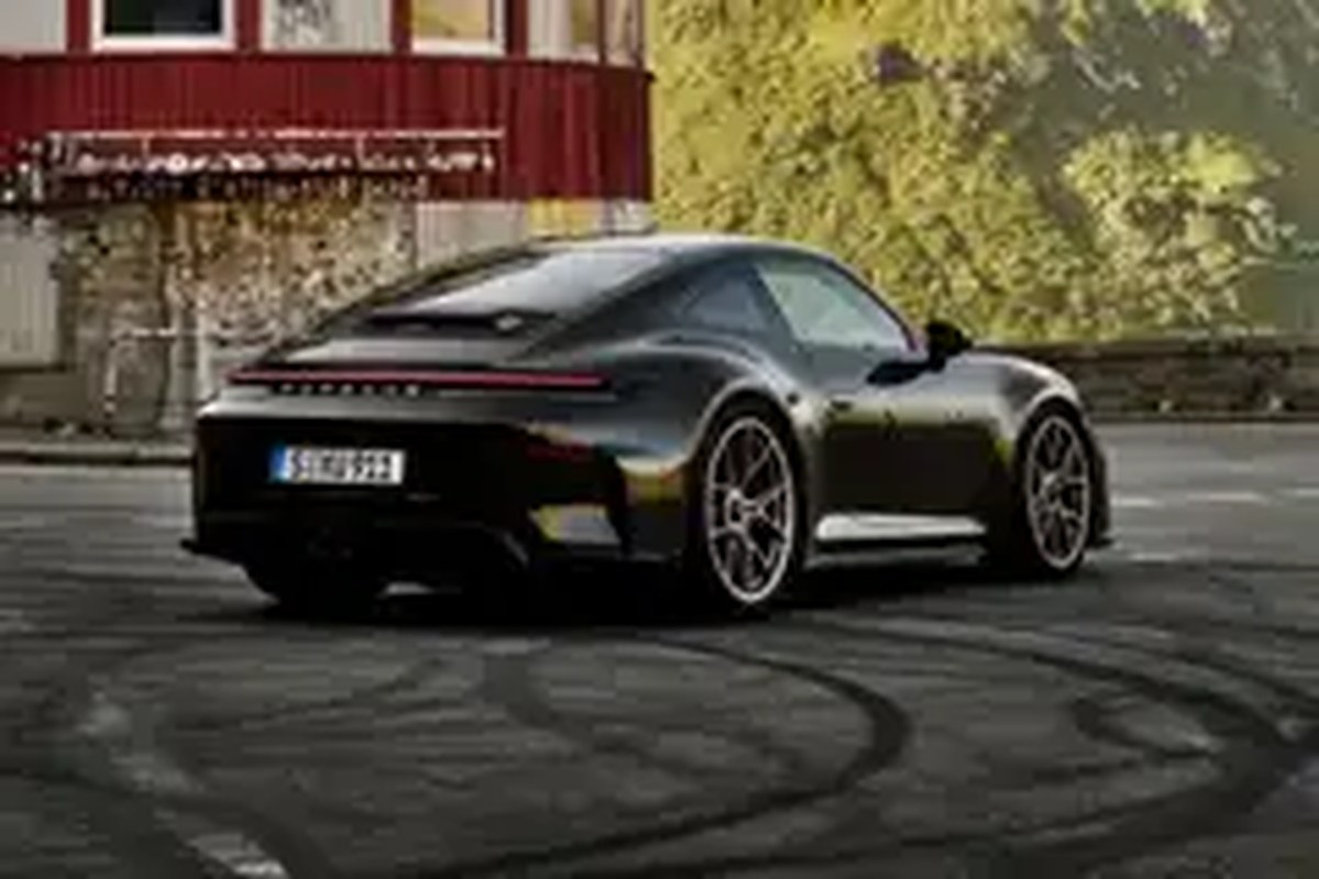 2026 Porsche 911 GT3 Bergsport Exterior 3