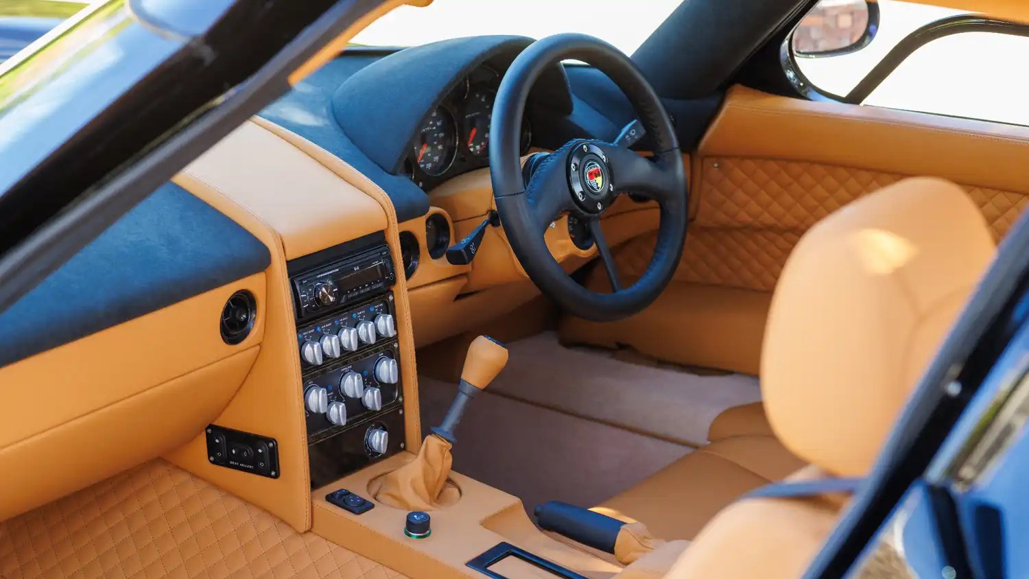 012-bristol-fighter-interior