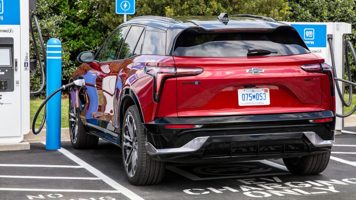  After Trump Blasted Ford, GM Goes All-In On The US For Its Next-Gen Batteries