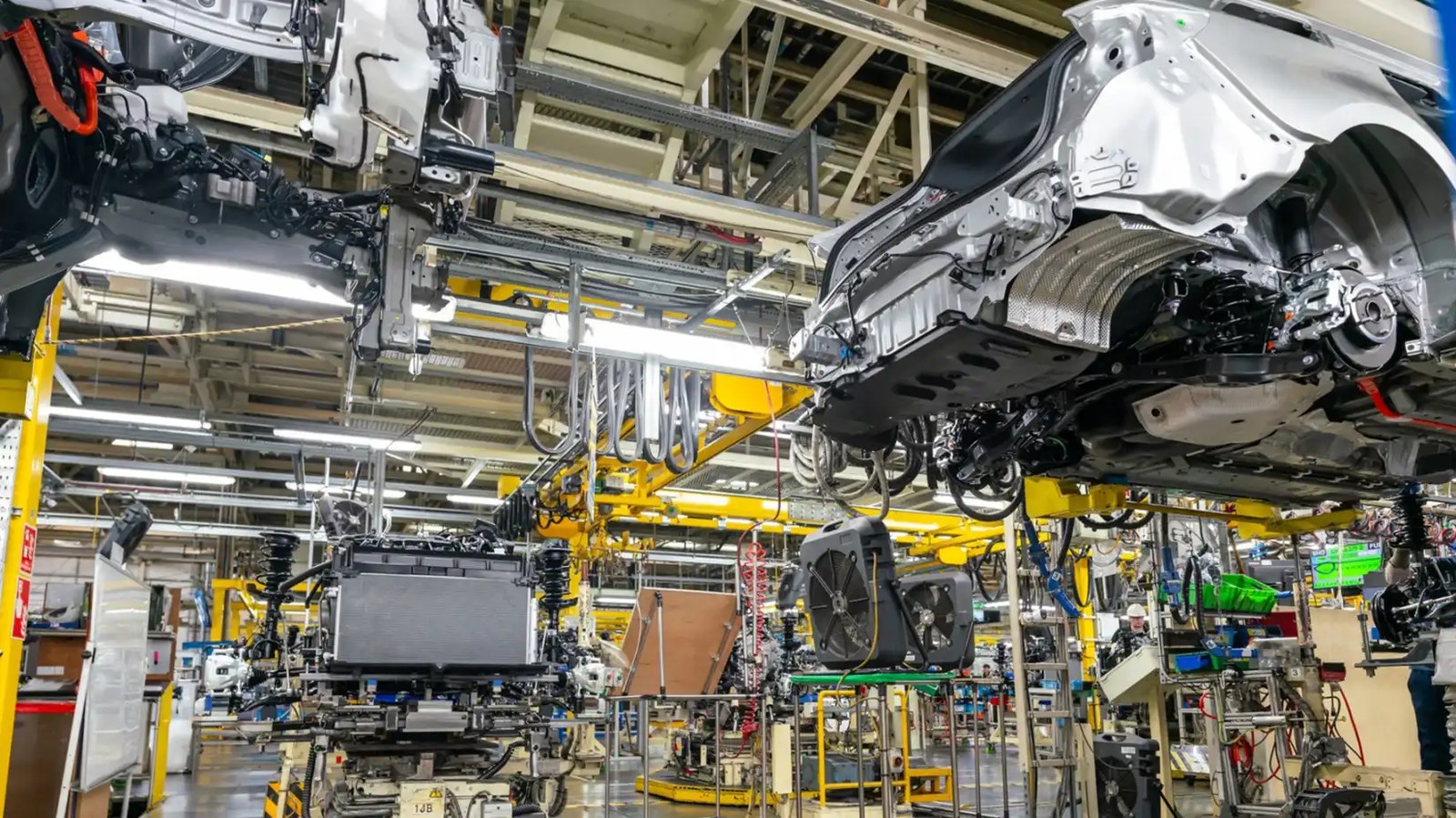 toyota-uk-corolla-assembly-line-circular-factory