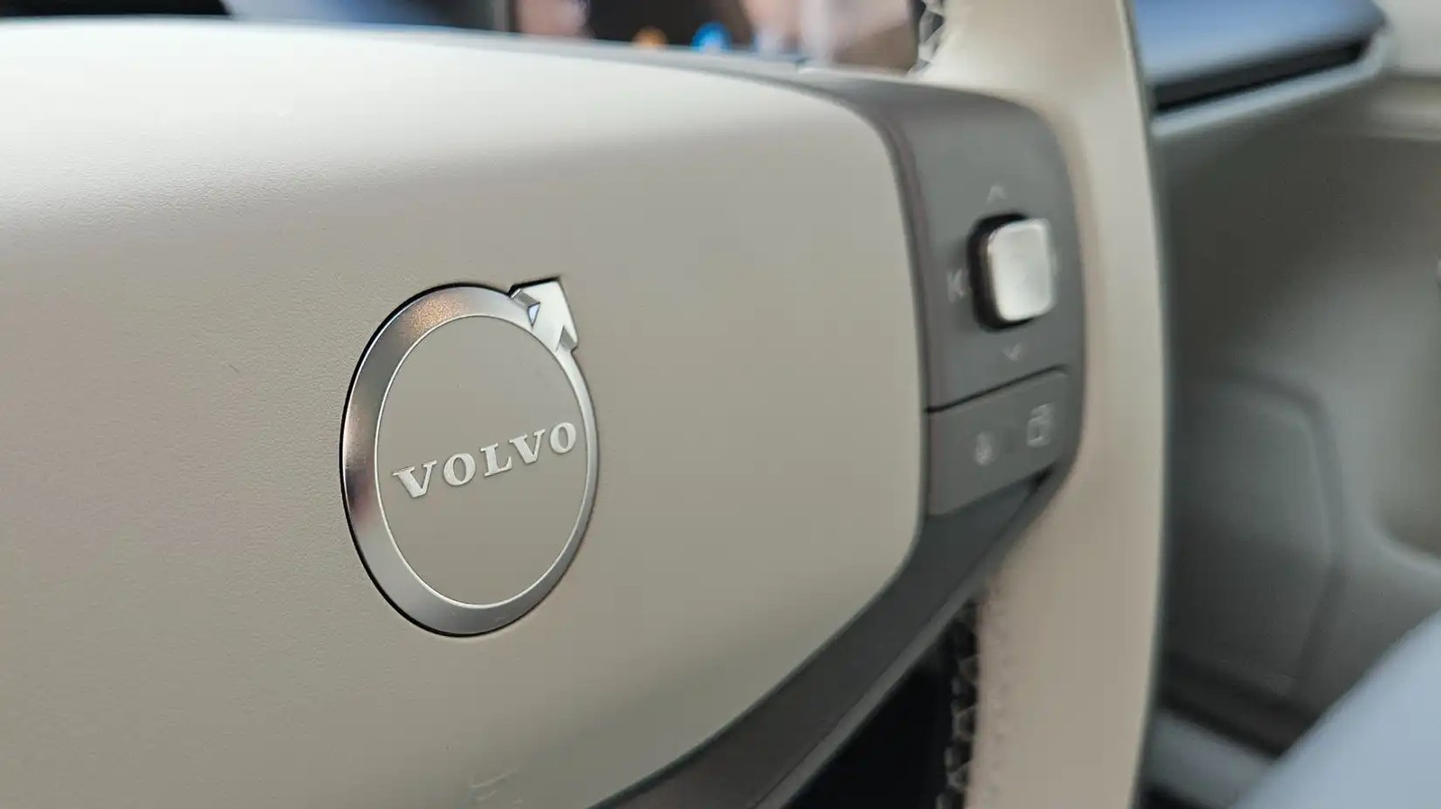 2027 volvo ex60 steering-wheel-closeup
