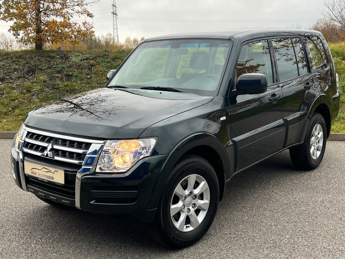 Rückkehr einer Ikone: neuer Mitsubishi Pajero bleibt ein echter Geländewagen!