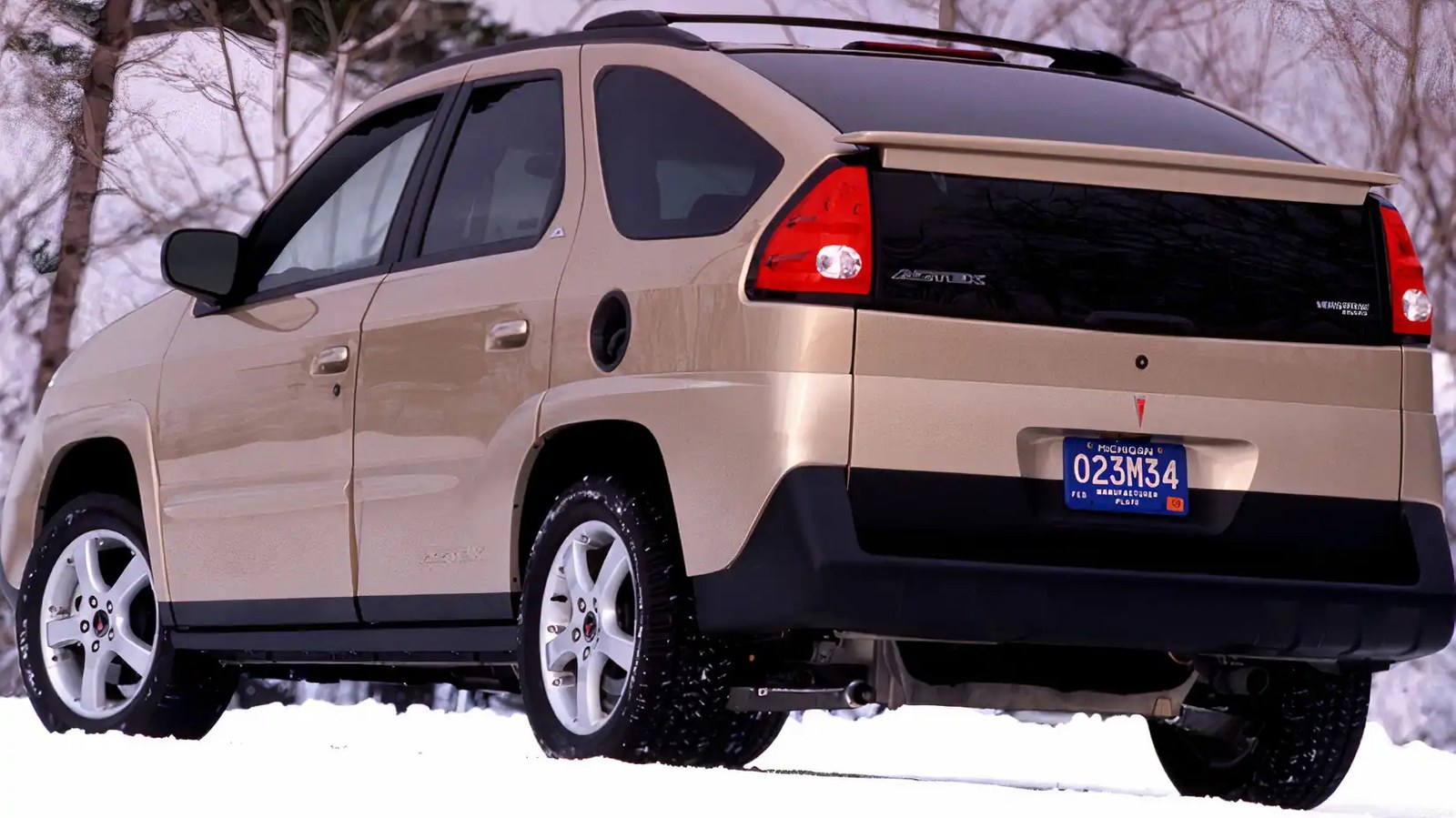 2003 Pontiac Aztek rear
