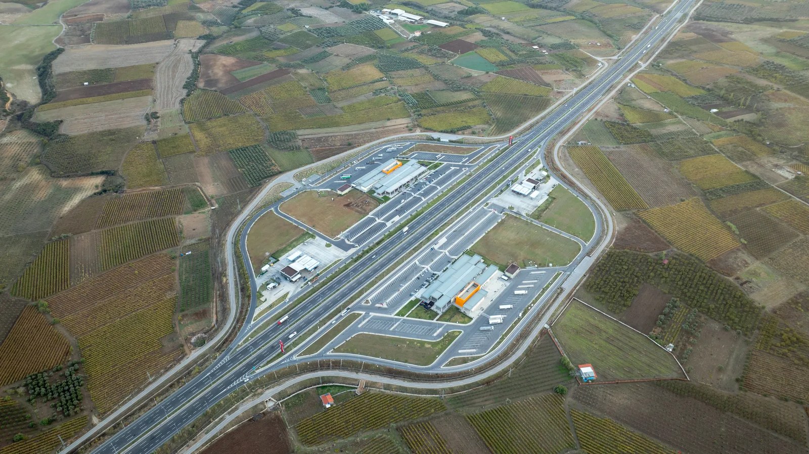 Çin Otomotiv İhracatı Ağustos'ta 1 Milyon Birim Seviyesini Aştı, İlk Sekiz Ayda 7,153 Milyona Ulaştı