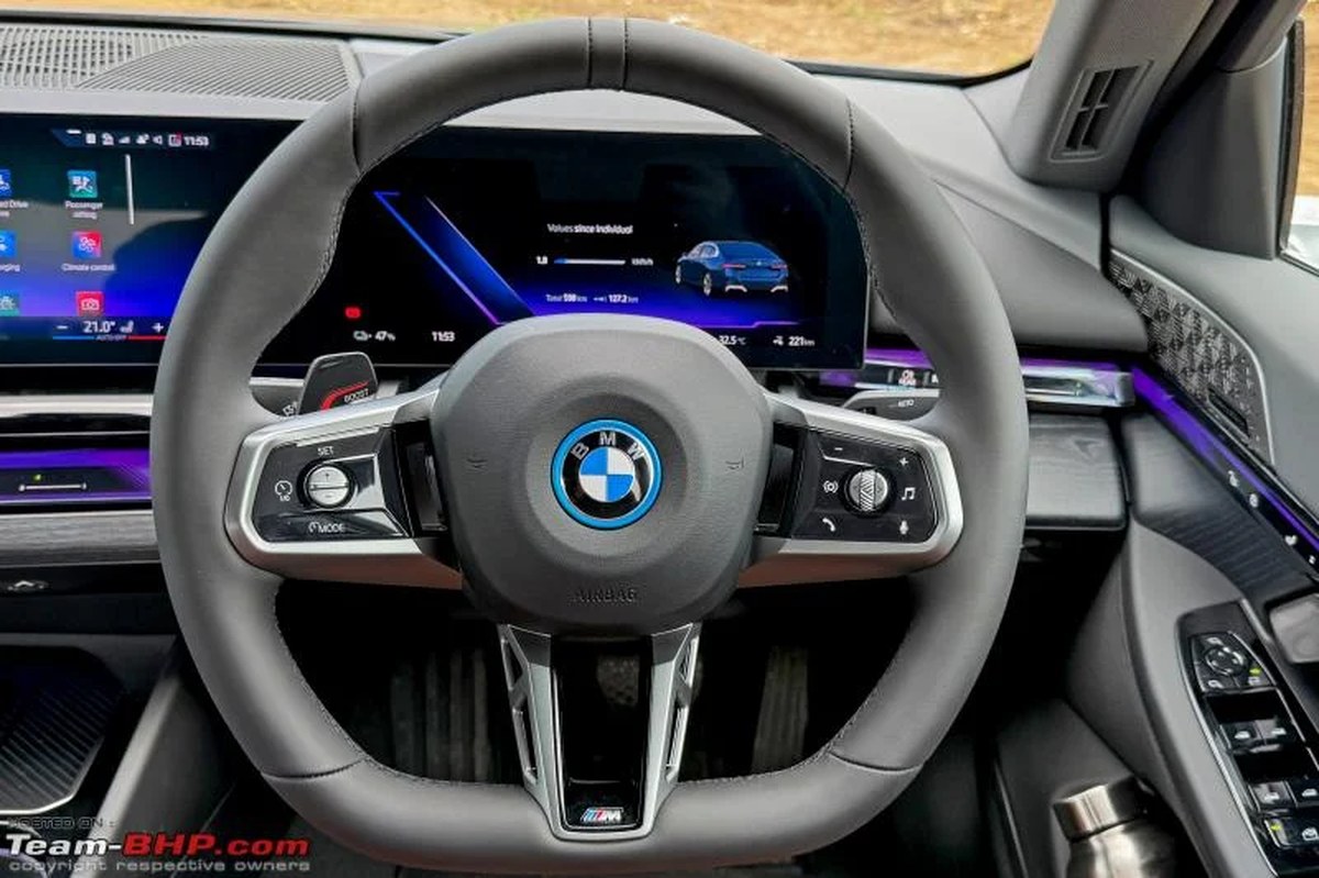 Elektrikli BMW i5 Uzun Vitesli Modelinin Kabini İncelendi: Tasarım Değişmeden Teknoloji Güncellendi