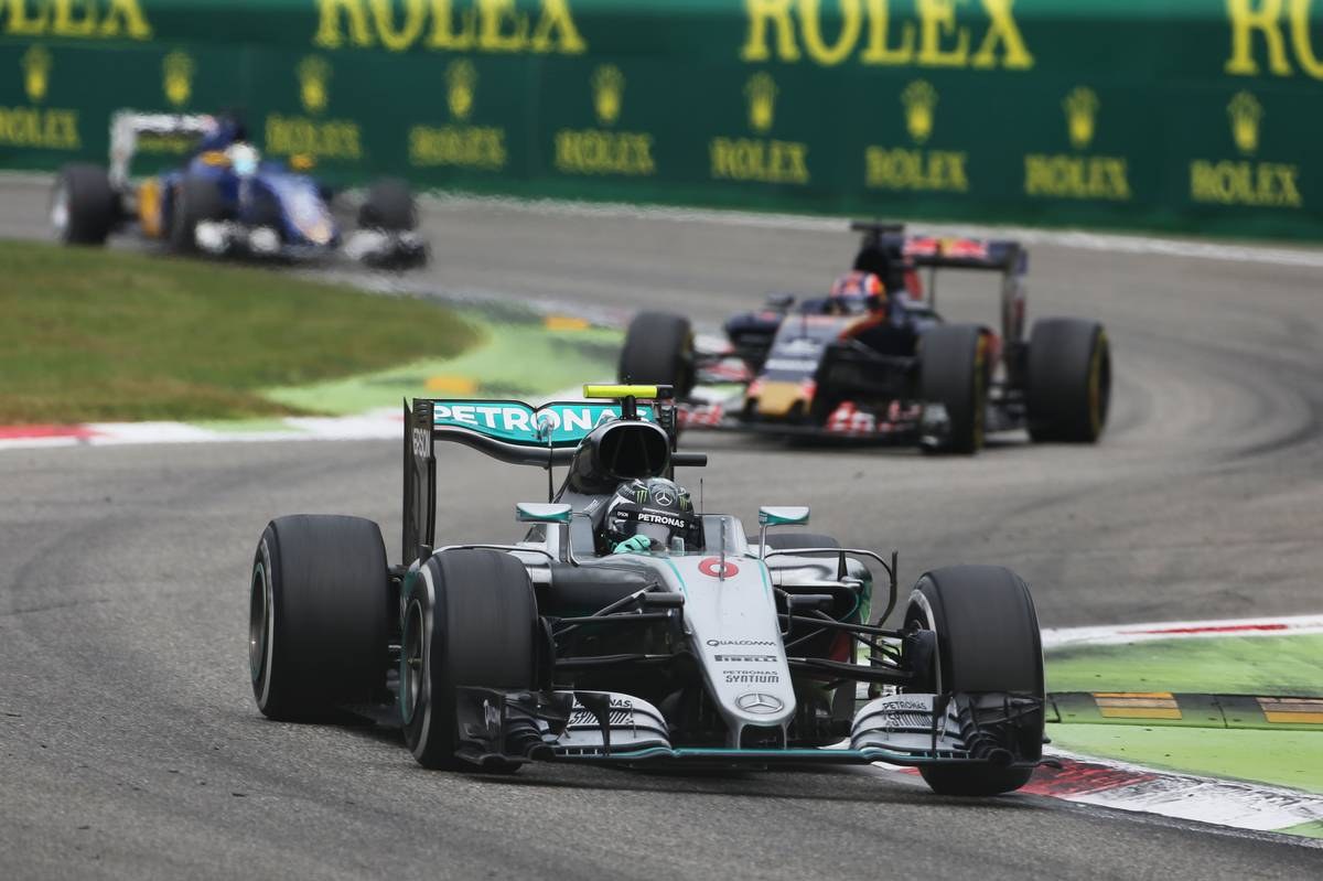 Monza'da Rosberg'in Kırmızı Tonlu Zaferi: Mercedes'ten Tarihi Ganyan