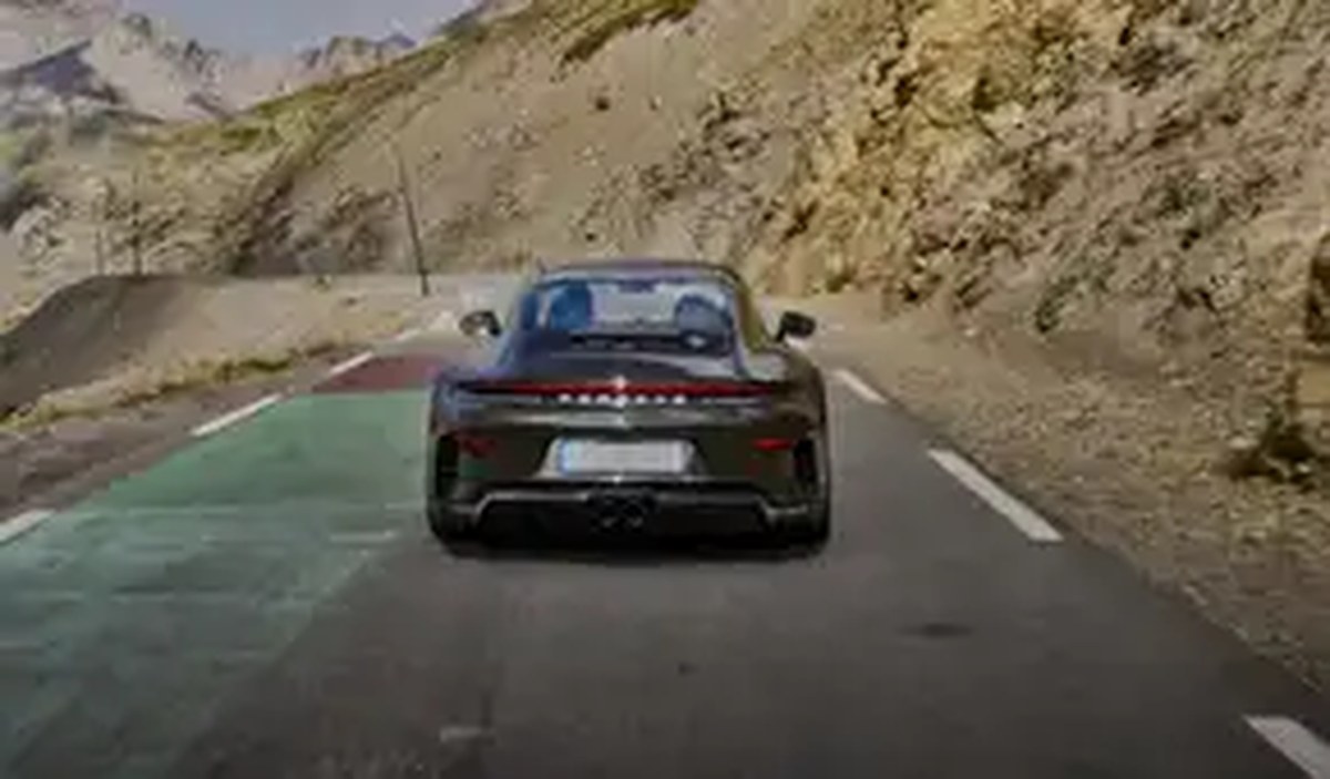 2026 Porsche 911 GT3 Bergsport Exterior 18