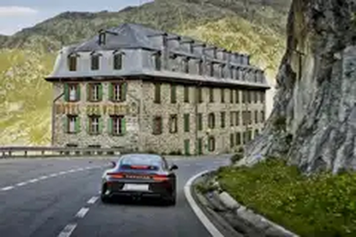 2026 Porsche 911 GT3 Bergsport Exterior 10