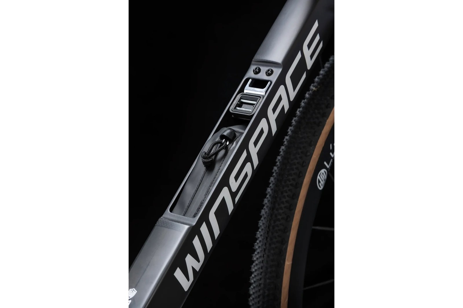 Winspace G5 downtube storage