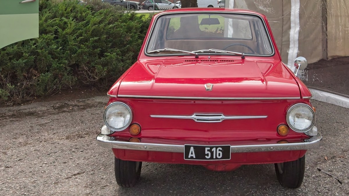 7 Of The Worst Cars That Lived Behind The Iron Curtain