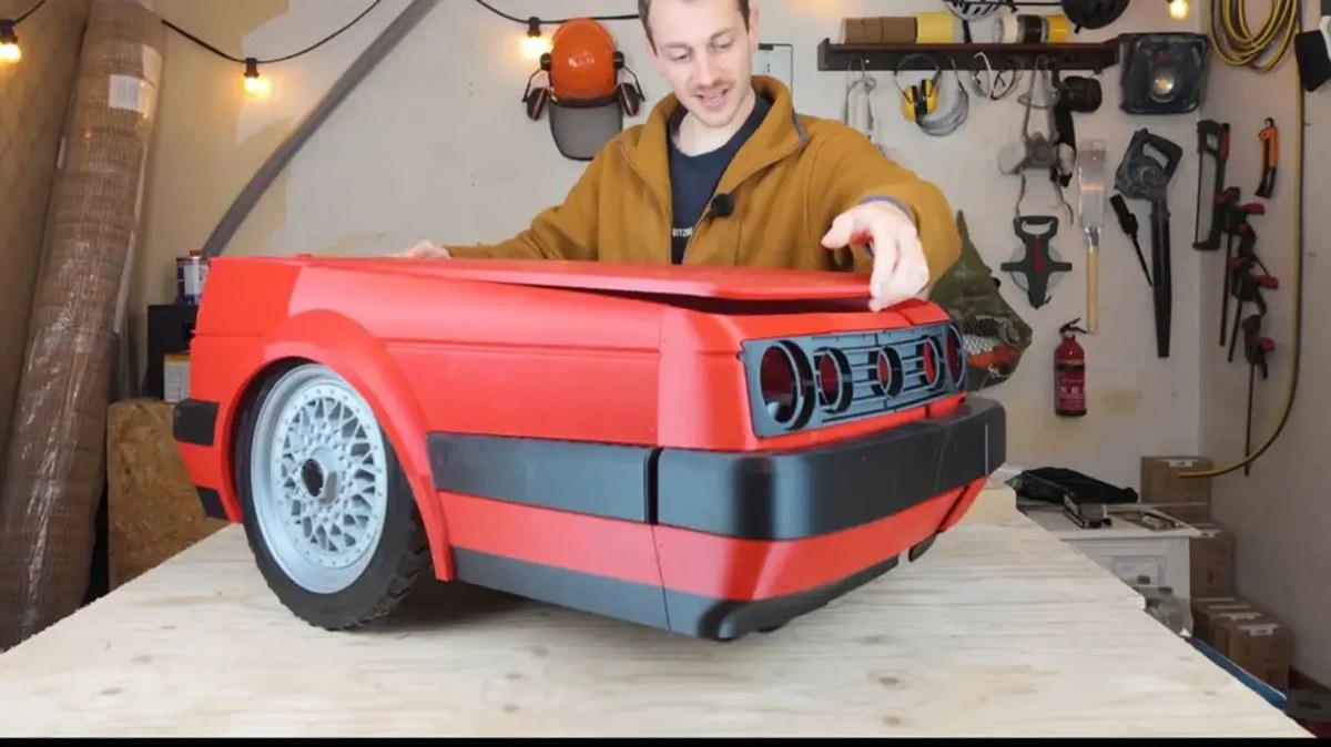 Kendi yapımı robot çim biçme makinesine Mk2 Golf GTI gövdesi: Termal kamera yarasaları yakalıyor