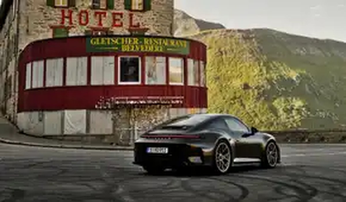 2026 Porsche 911 GT3 Bergsport Exterior 7