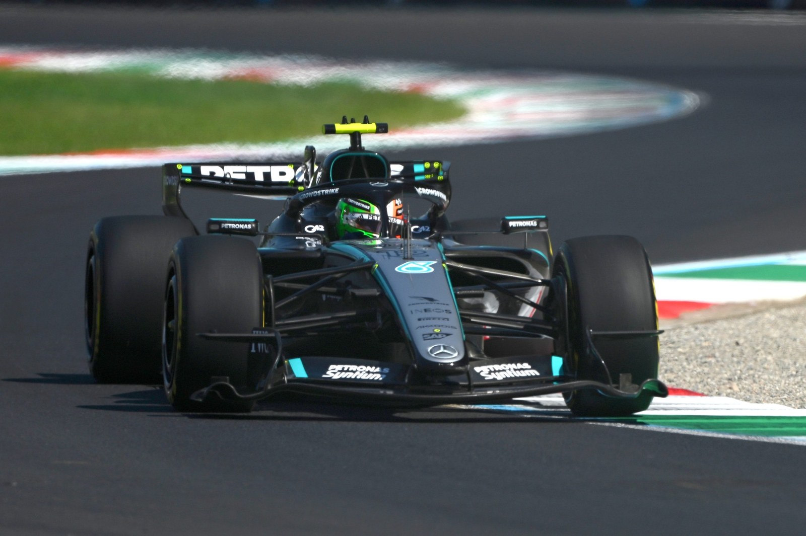İtalyan Grand Prix'inde Ferrari, 1. Antrenmanda Leclerc ile Hamilton'u Geride Bıraktı