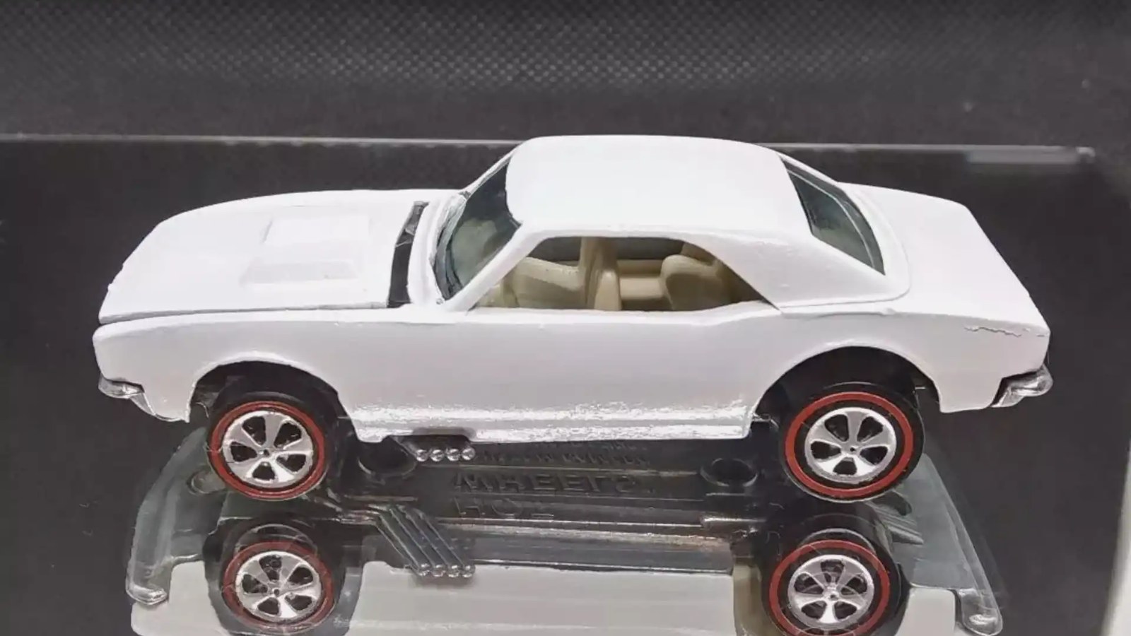 1968 White Enamel Custom Camaro side static