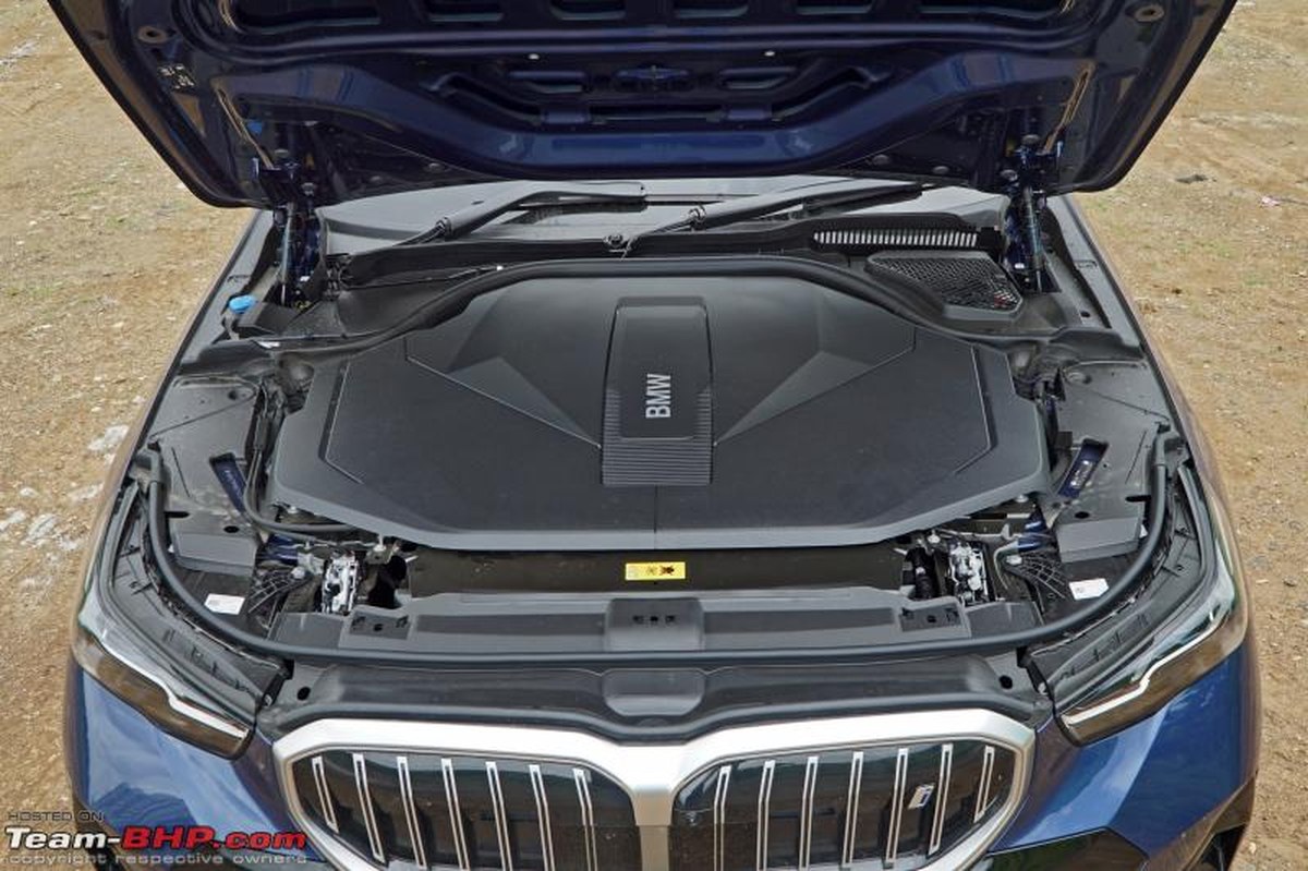 BMW i5 LWB eDrive 35L: Konfor Odaklı Elektrikli Sedan, Sürüş Deneyimi ve Teknik Özellikler İncelemes