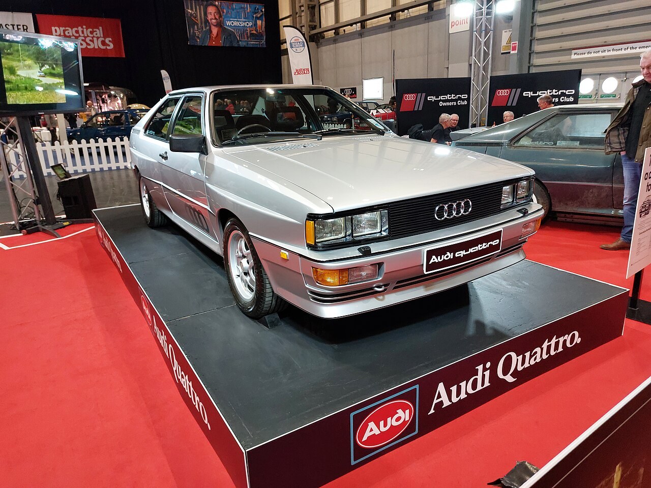Audi Quattro (Ur-Quattro) Kalıcı Dört Tekerlekten Çekiş Mimarisi ve Gövdesi