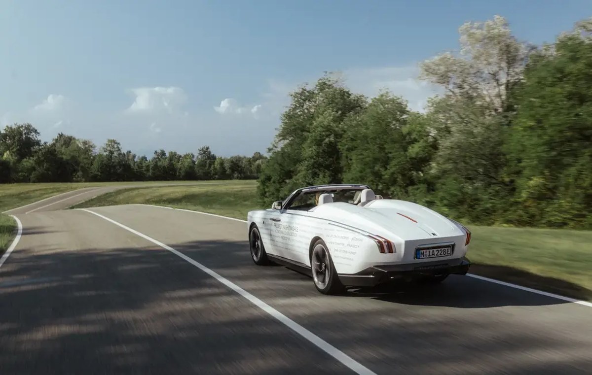Rolls-Royce'in Özel Kompozisyonlu Roadsteri, Tarihindeki En kapsamlı Test Programını Tamamladı