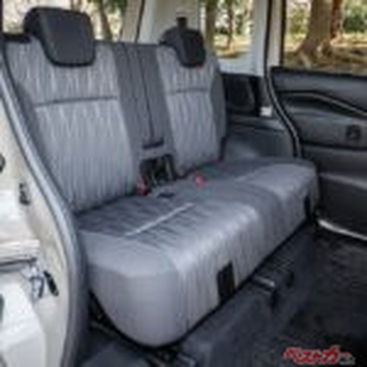 運転席から後席へ歩いて移動できる!! ソリオのセンターウォークスルーが子育てに効く!!