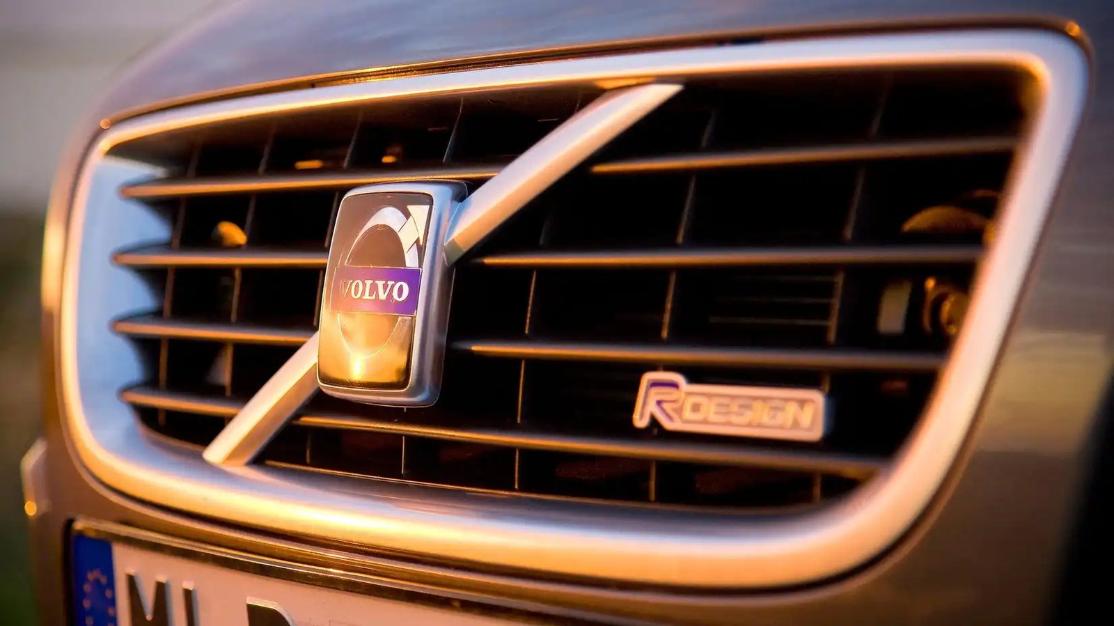 2008 volvo s40 t5 front _close_up