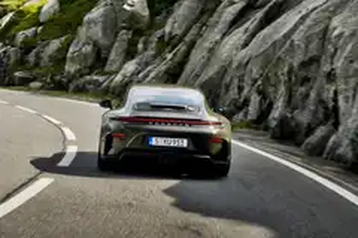 2026 Porsche 911 GT3 Bergsport Exterior 11