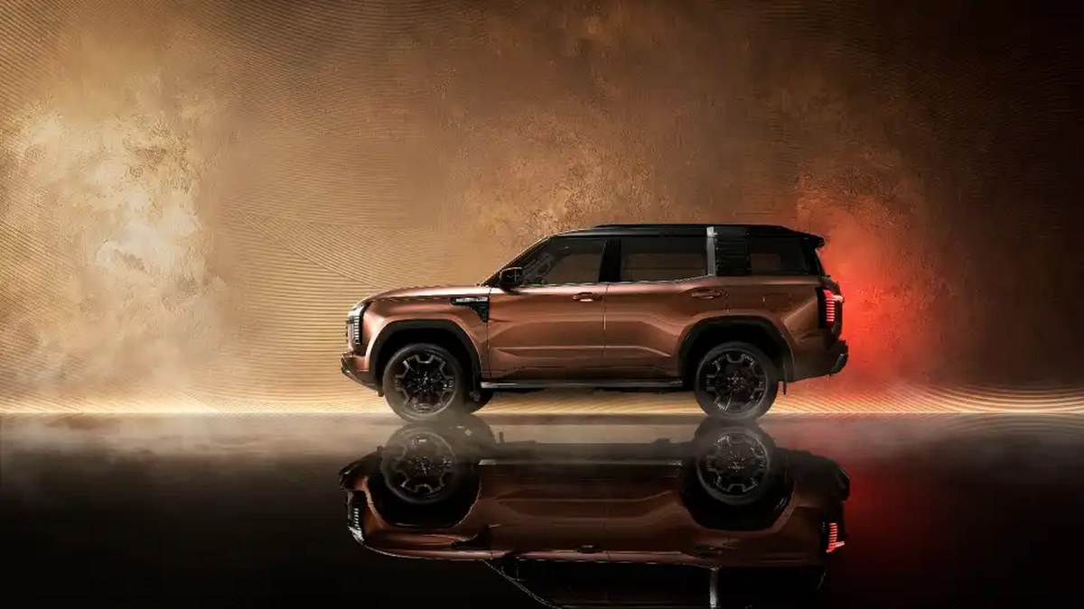2027 Mitsubishi Pajero