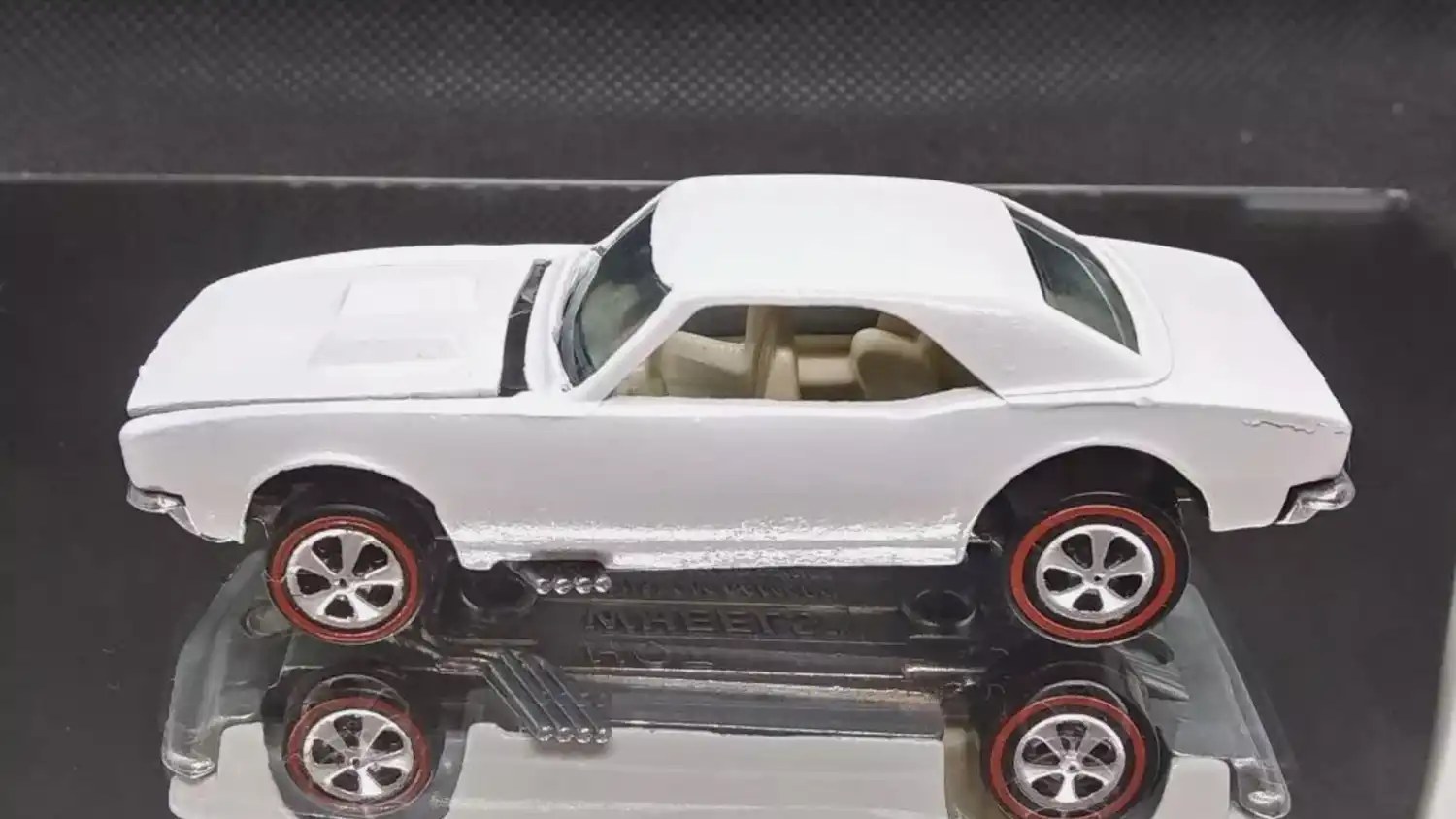 1968 White Enamel Custom Camaro side static