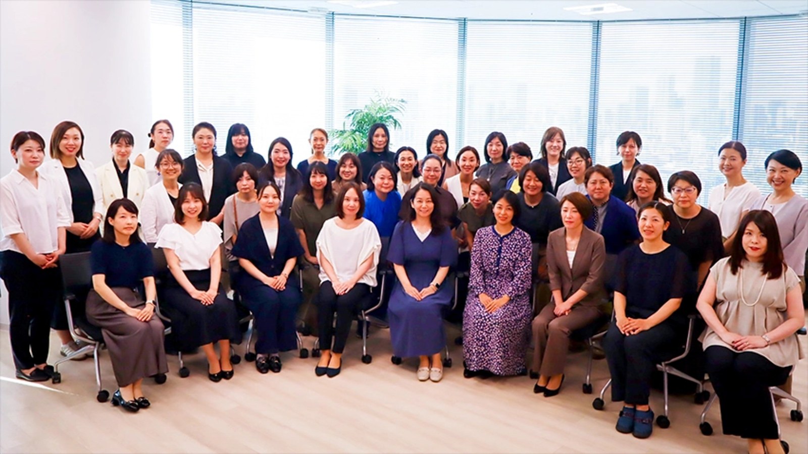 スバルやイオンなど10社が合同で女性キャリア開発支援「クロスメンタリング」を実施 部長級と課長級の女性40名が参加