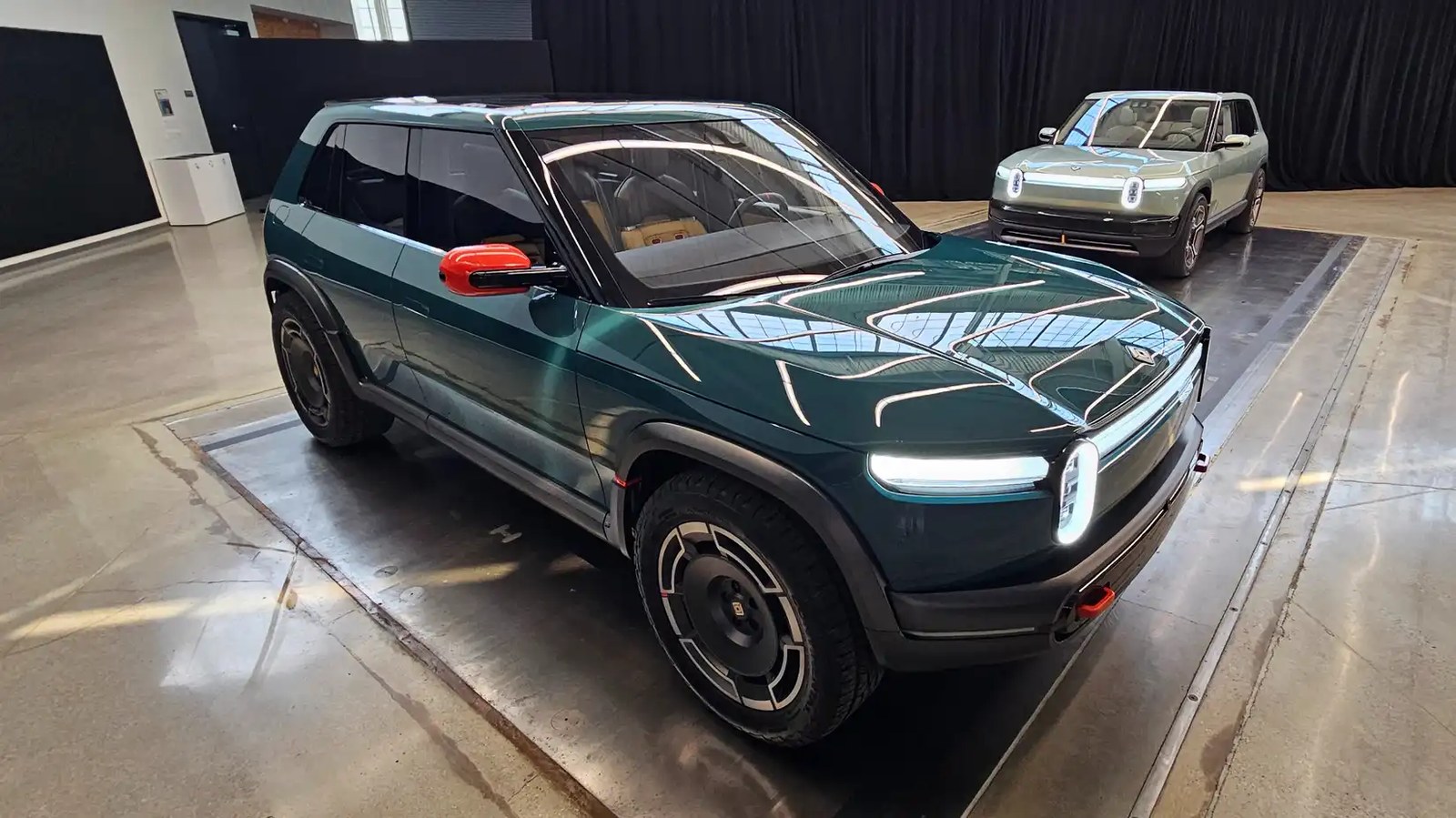 rivian-r3x-red-mirrors
