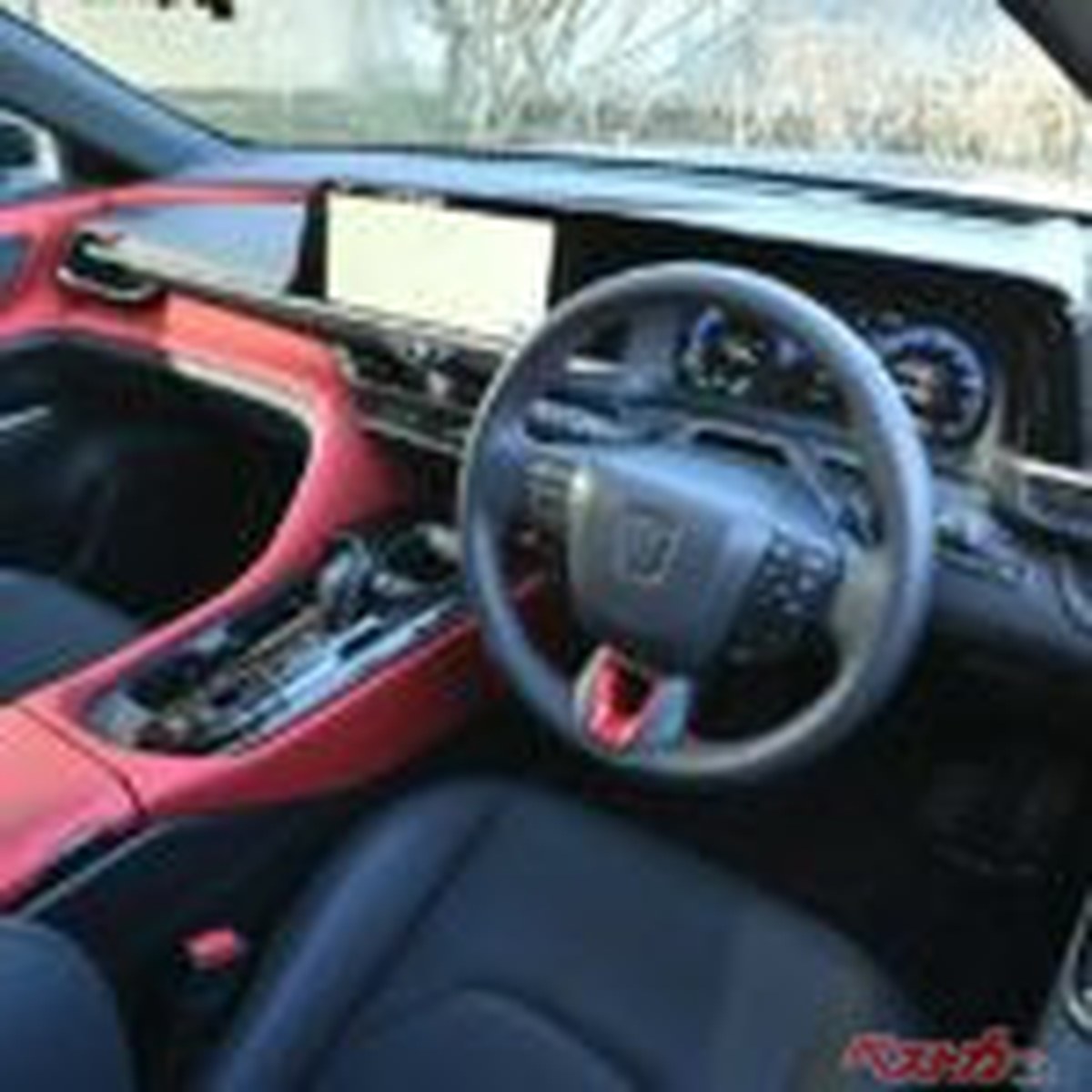 クラウンスポーツ対ハリアーPHEV!!　走りのクラウンか実用性のハリアーか？
