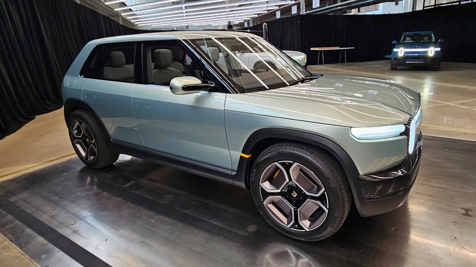 rivian-r3-pass-side