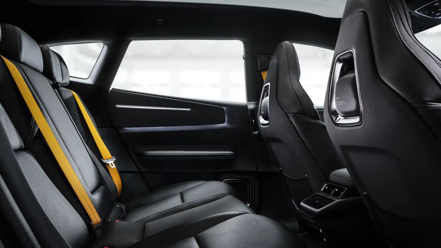 Polestar 4 SUV (7)