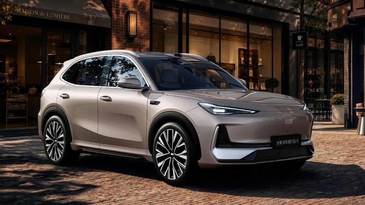Geely EX5 launches in China: now featuring 6C fast charging and a 114 hp power boost