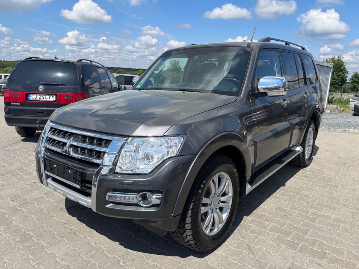 Rückkehr einer Ikone: neuer Mitsubishi Pajero bleibt ein echter Geländewagen!