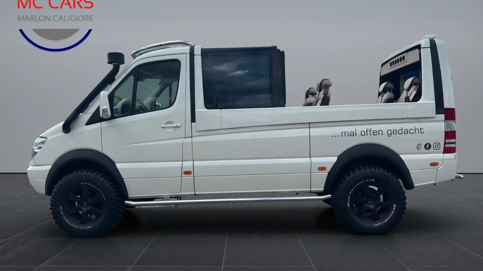 Was ist denn das? Dieser Mercedes Sprinter ist ein Cabrio