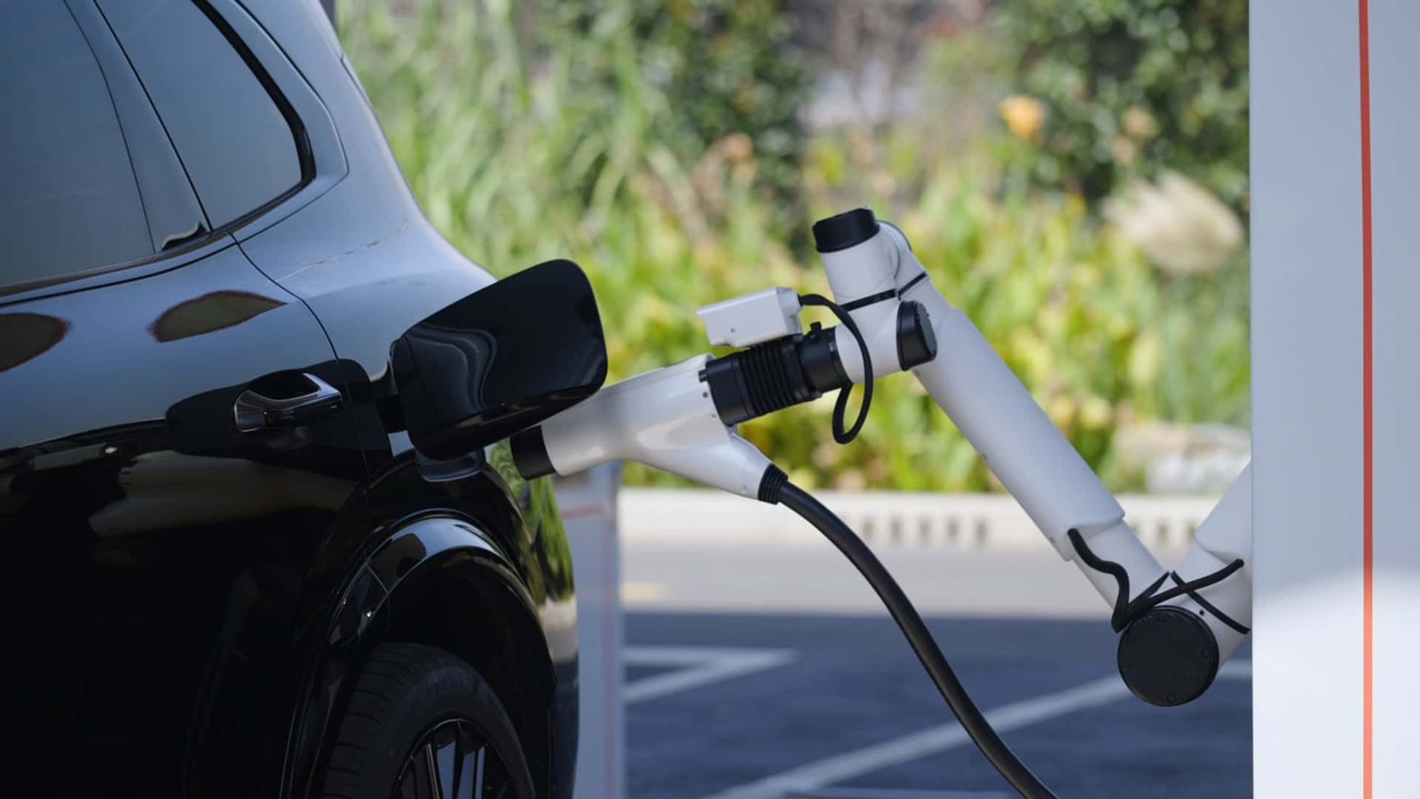 Geely Ups The Ante With A 97% Charge In Under 9 Minutes