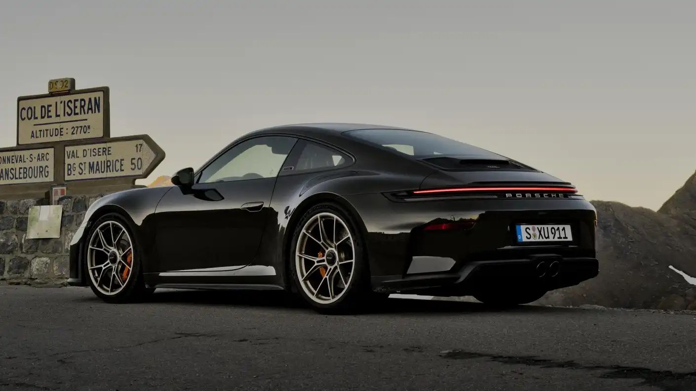 2026 Porsche 911 GT3 Bergsport Exterior 6