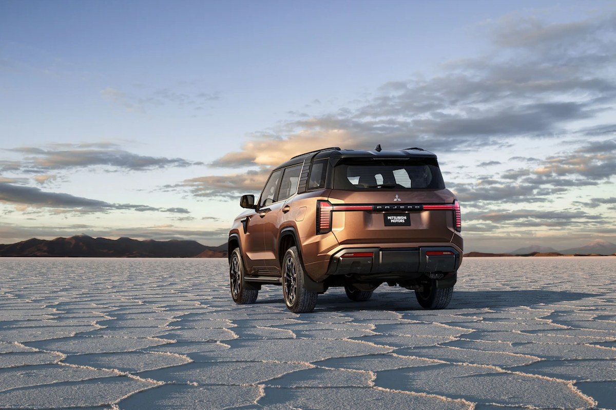 Mitsubishi Pajero: Efsane Geri Döndü, Hakiki Bir Arazi Aracı Kalmaya Devam!