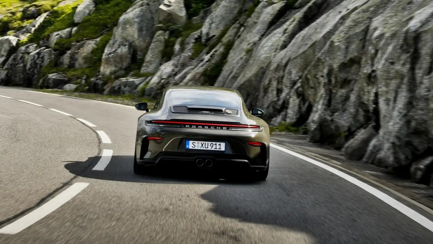 2026 Porsche 911 GT3 Bergsport Exterior 11