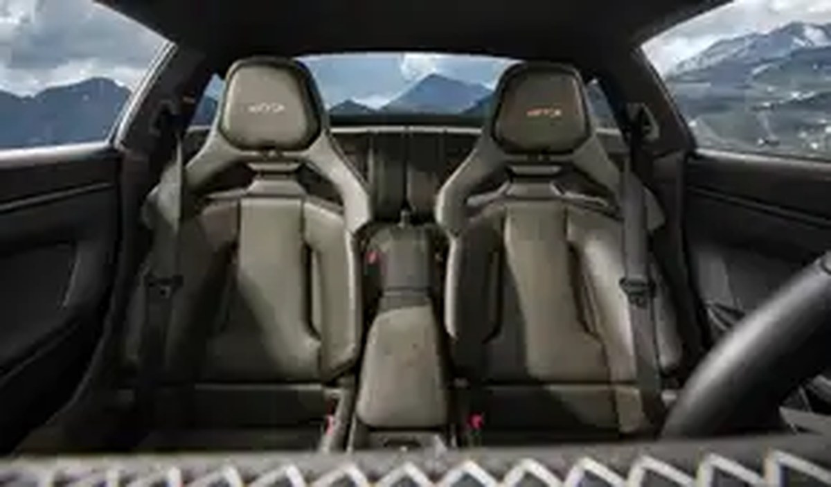 2026 Porsche 911 GT3 Bergsport Interior 5