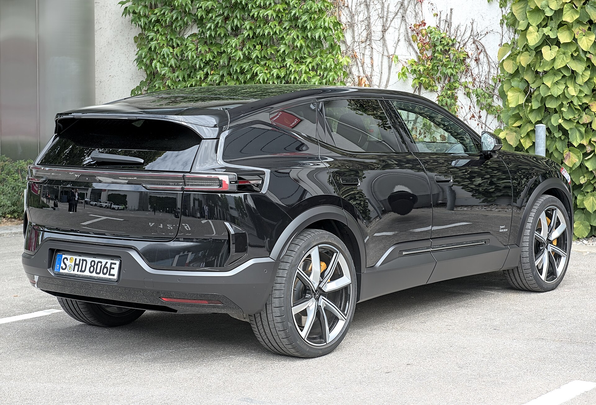 Polestar 4 2025