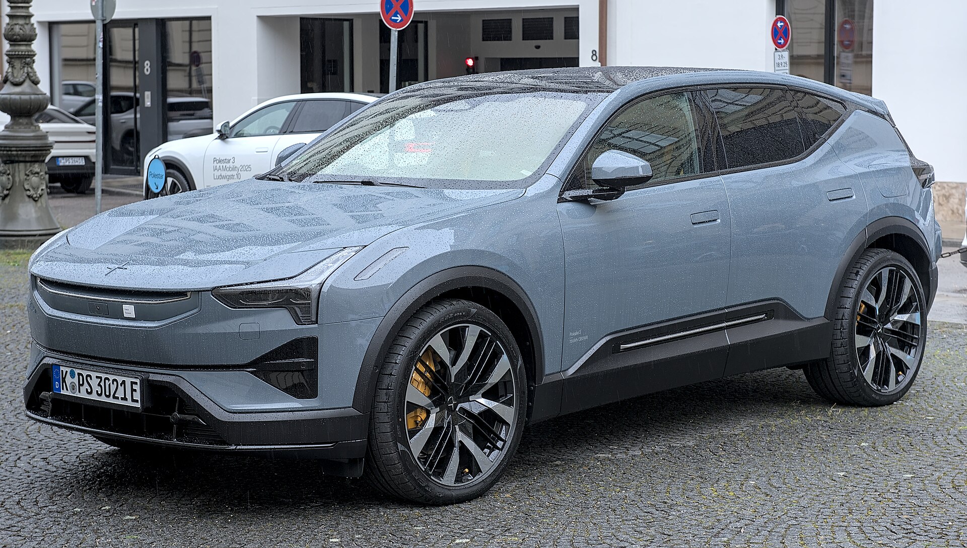 Polestar 4 2025
