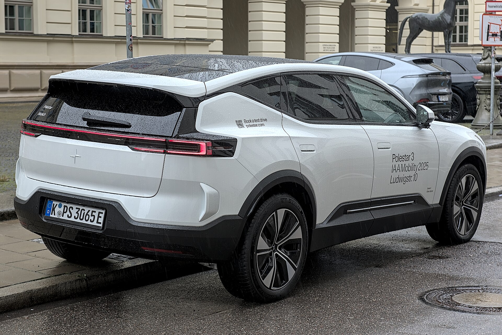 Polestar 4 2025
