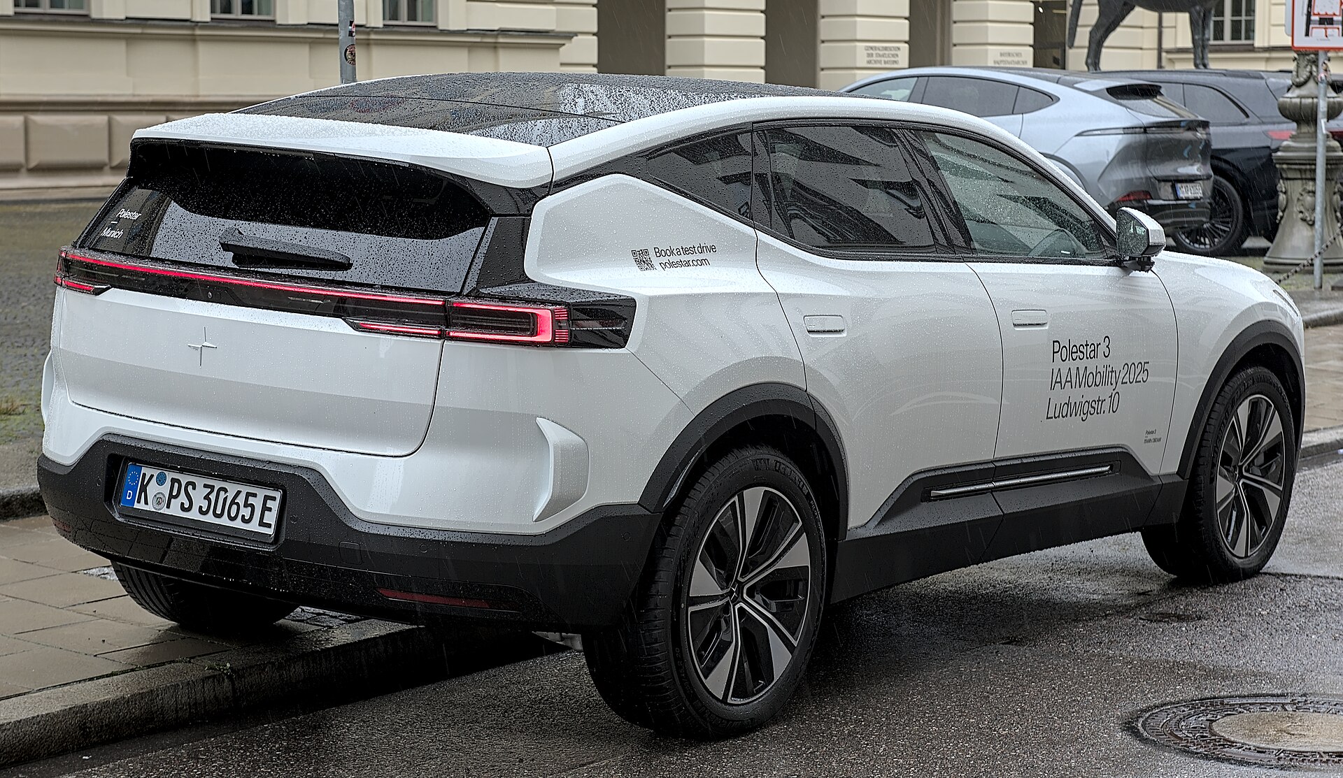 Polestar 4 2025