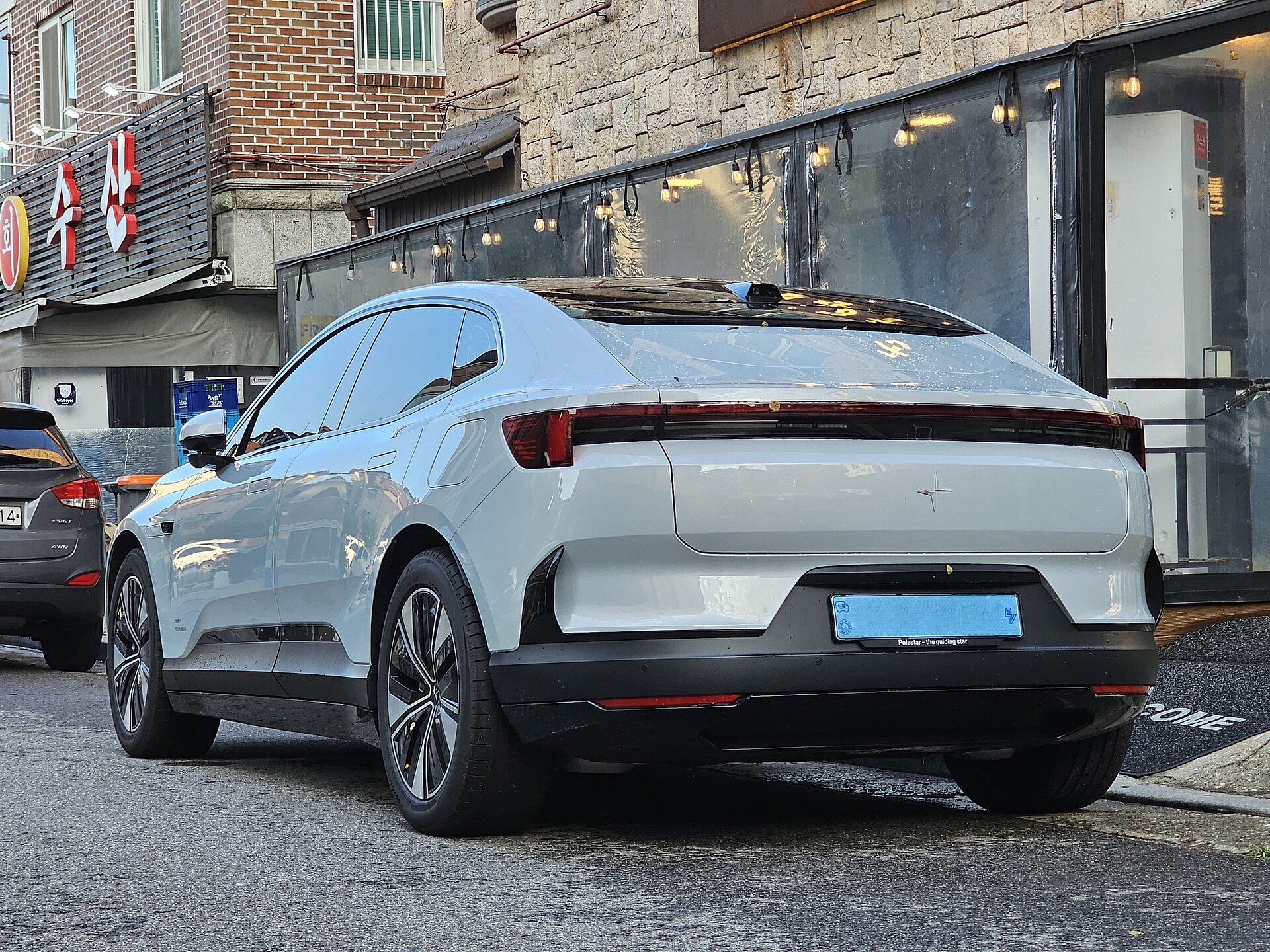 Polestar 4 2025