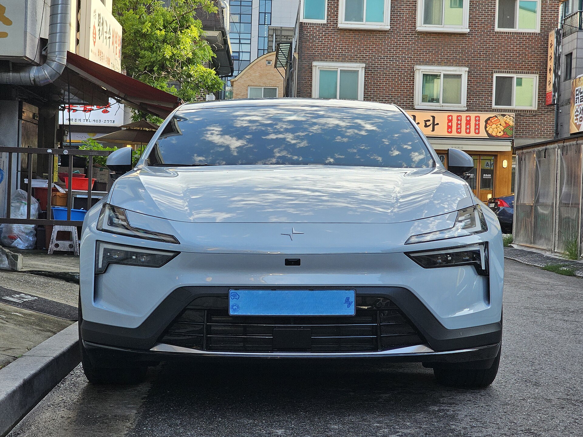 Polestar 4 2025