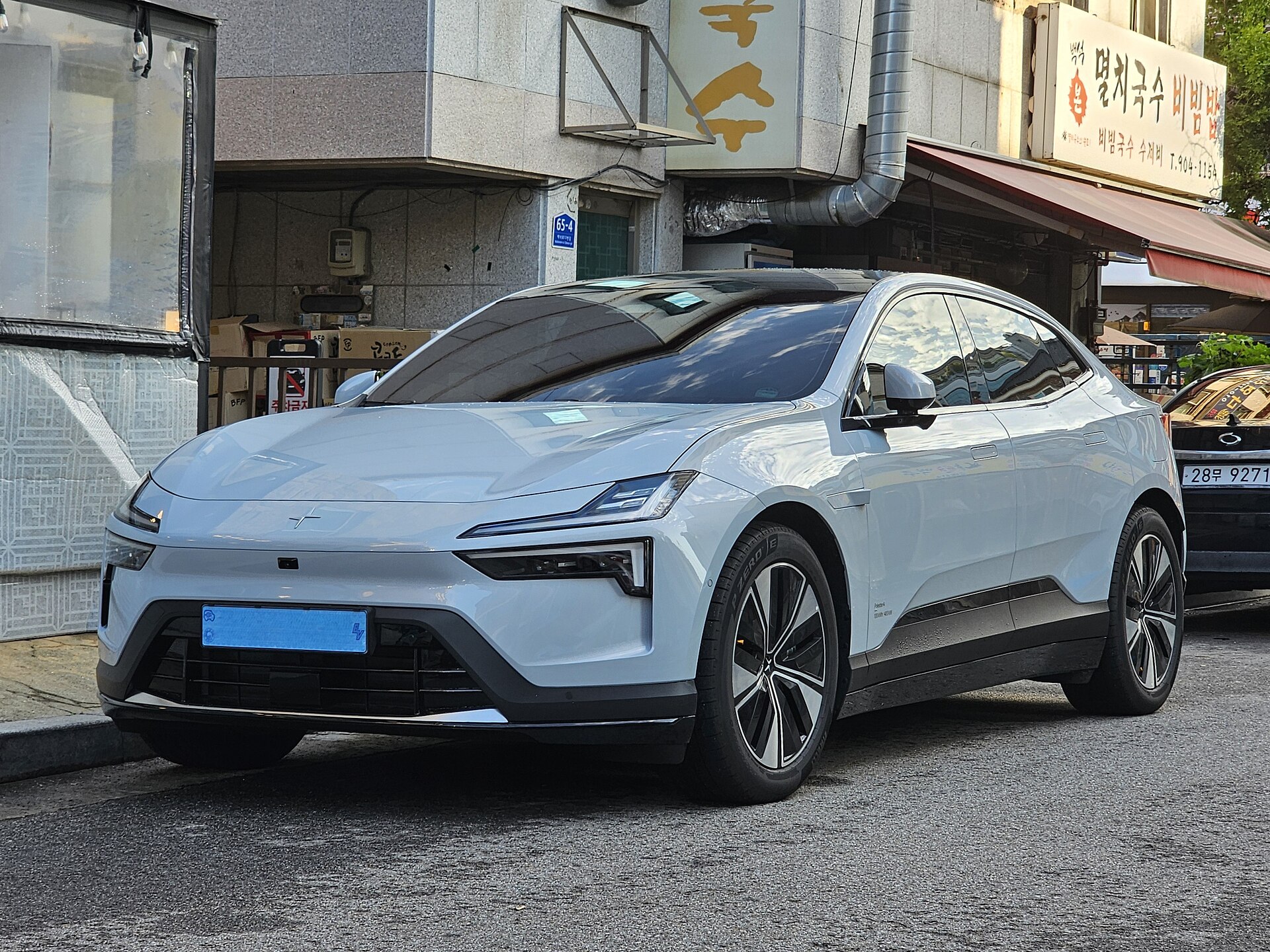 Polestar 4 2025